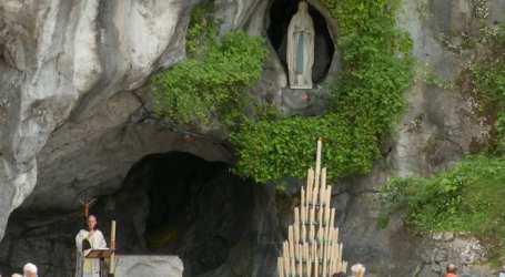 Rosario en el Santuario de Lourdes por el fin de la pandemia como ha pedido el Papa: Misterios Gloriosos, 9-5-2021