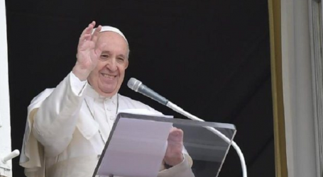 Papa Francisco en Regina Coeli, 16-5-2021: «Jesús permanece en oración, reza al Padre, le hace ver las llagas con las cuales nos ha redimido»