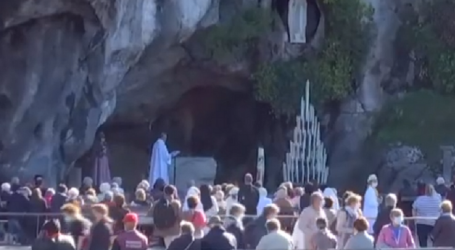 Rosario en el Santuario de Lourdes en la fiesta de la Virgen del Rosario: Misterios Luminosos, 7-10-2021