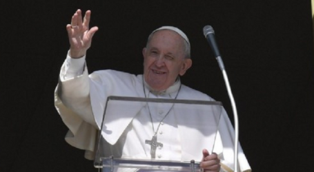 Papa Francisco en el Ángelus, 6-2-2022: «El Señor sube a la barca de nuestra vida para llenar nuestros vacíos y servirse de nuestra pobreza para proclamar su riqueza»