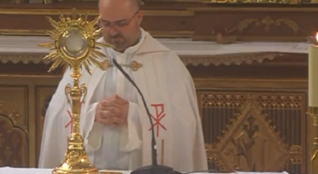 Adoración Eucarística con el P. Carmelo Donoso, en la Basílica de la Concepción de Madrid, 23-8-2022