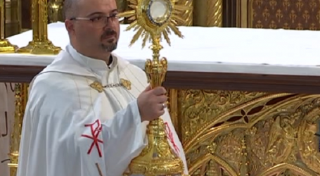 Adoración Eucarística con el P. Carmelo Donoso, en la Basílica de la Concepción de Madrid, 29-8-2022