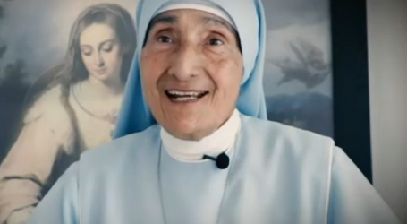 María Iuxta Crucem, viuda, 77 años, con 4 hijos, hace cinco que lo dejó todo y es monja gracias a la Virgen María: «Seguir a Cristo es lo más lindo que hay, da alegría, paz y gozo»