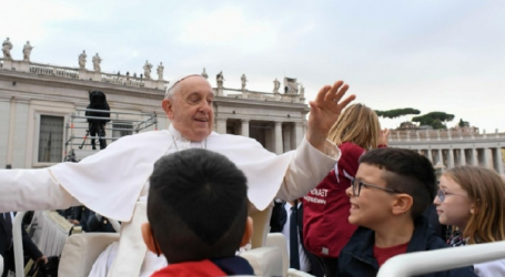Papa Francisco en la Audiencia, 25-10-2023: «Ser instrumentos de ‘libertad en la caridad’ para los demás, creativos, constantes, humildes, con la oración y el servicio»