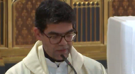 Homilía del P. Francisco Javier Pérez y lecturas de la Misa de hoy, lunes, solemnidad de la Natividad del Señor, 25-12-2023
