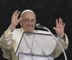 El Papa en el Ángelus, 2-6-2024: «Llamados a convertirnos en lo que comemos, a ser ‘eucarísticos’, personas, como Jesús, que hacen de su vida un don para los demás» 