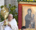 Santa Misa, presidida por el Papa Francisco, de hoy domingo, solemnidad del Corpus Christi, y Bendición Eucarística, 2-6-2024